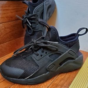 Nike Hurrache Run Ultra (kids) Unisex size 11C Col